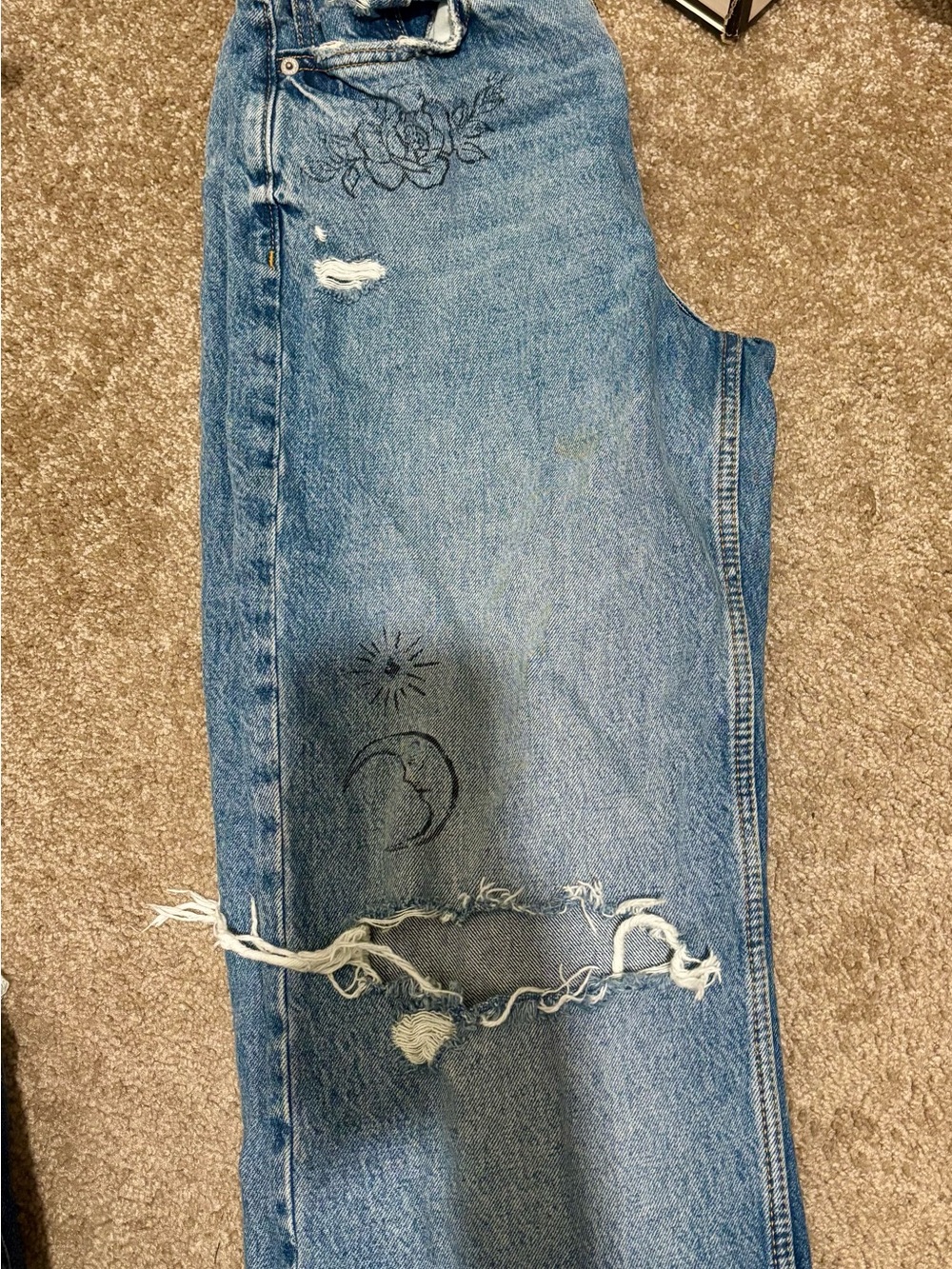 Arizona Jean Company Light Blue Flare Jeans with Moon & Sun Motif
